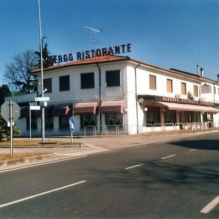 Albergo Ristorante Casabianca San Vito al Torre Экстерьер фото