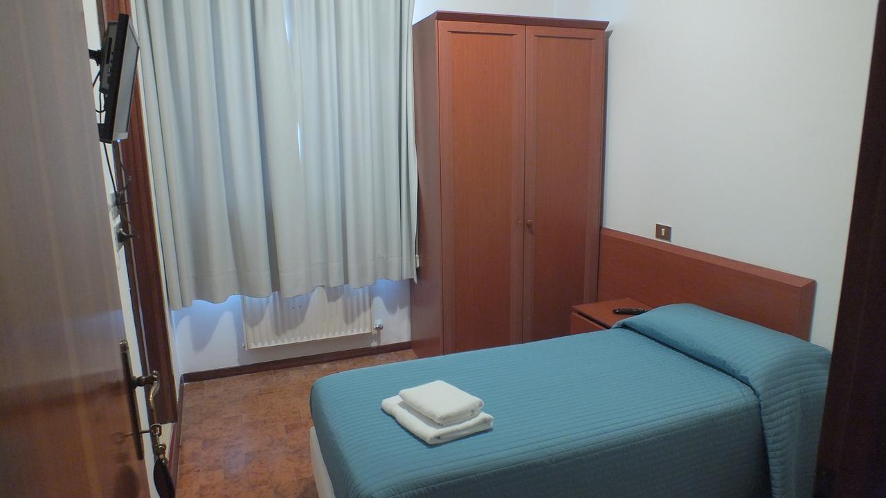 Albergo Ristorante Casabianca San Vito al Torre Экстерьер фото
