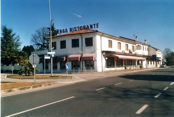 Albergo Ristorante Casabianca San Vito al Torre Экстерьер фото